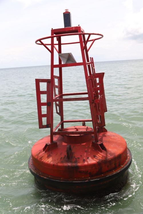 PELAMPUNG SUAR