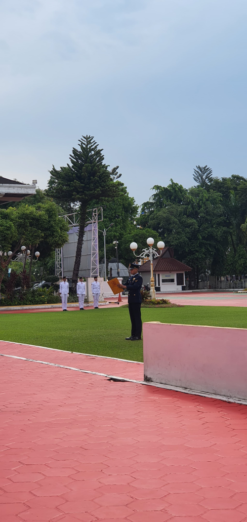 Hadiri Upacara Peringatan Hari Pahlawan