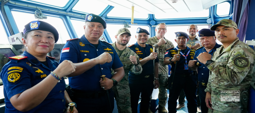 Bersama U.S Coast Guard Divisi Maritime Security Response Team (MSRT)