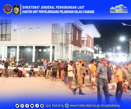 Embarkasi dan debarkasi KM. Sinabung di Pelabuhan Babang