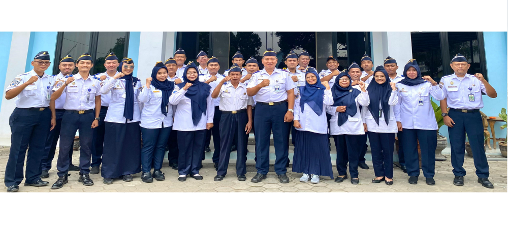 FOTO BERSAMA PEGAWAI UPP KELAS III KARANGANTU