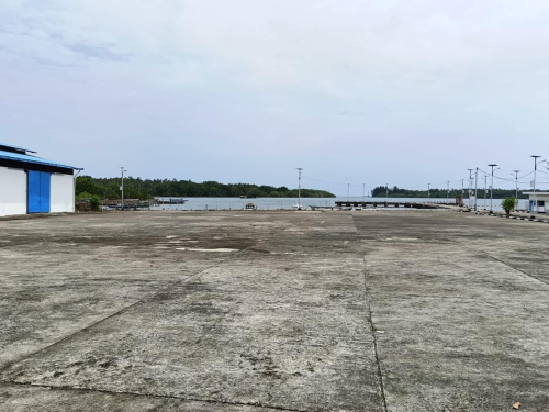 Lapangan Penumpukan Pelabuhan Lahewa