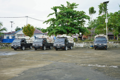 Lapangan Parkir Pelabuhan Lahewa