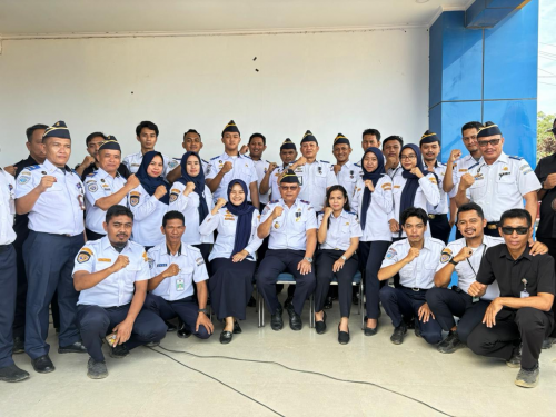 Upacara Sekaligus Pnyematan Tanda Kehormatan Satyalencana Karya Satya