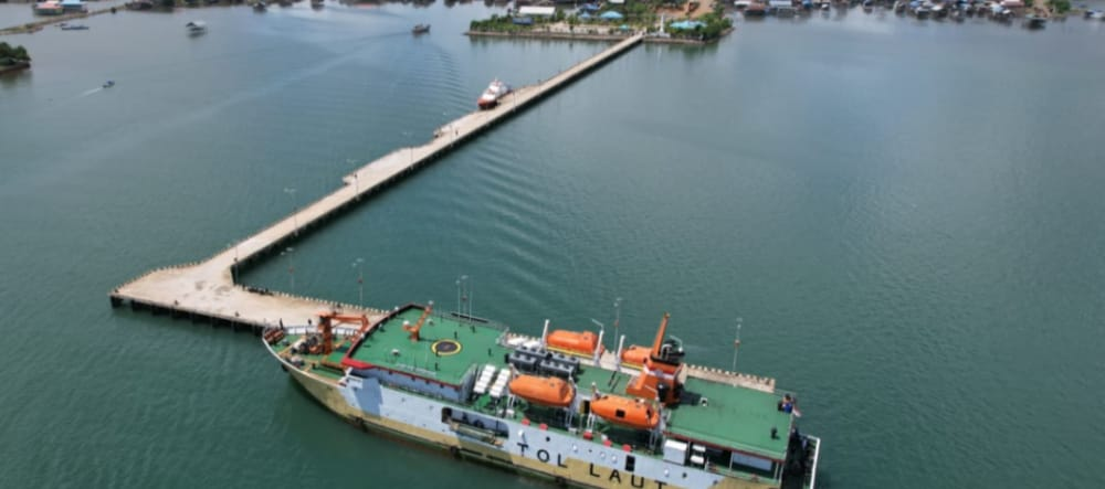 PELABUHAN LAUT POMALAA