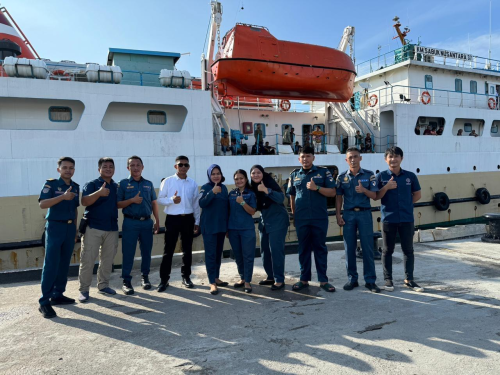 Pengawasan Sandar Kapal Perintis KM. Sabuk Nusantara 37 di Pelabuhan Pulau Tello