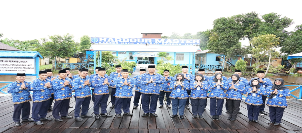 Foto Bersama Setelah Peringatan Hari Kesadaran Nasional Kantor KSOP Kelas III Rangga Ilung
