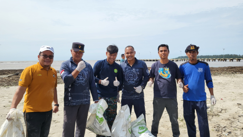 Bersih Laut dan Pantai bersama Dinas Lingkungan Hidup Kabupaten Aceh Singkil