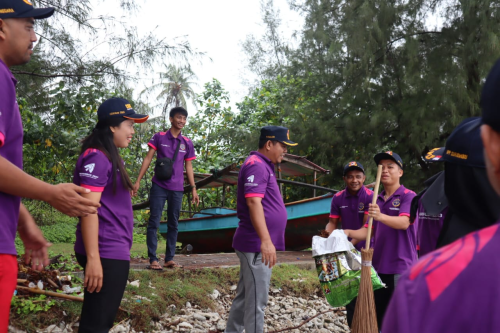 Perayaan Harbubnas Di Pelabuhan Sirombu