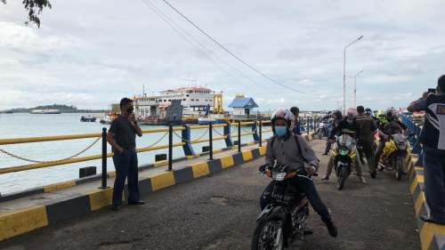 Foto Bersama Pegawai Kupp Tanjung Uban